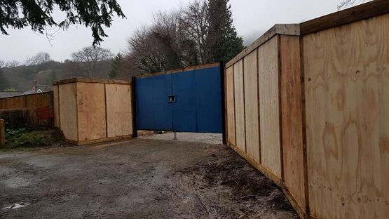 Secure fencing for building sites